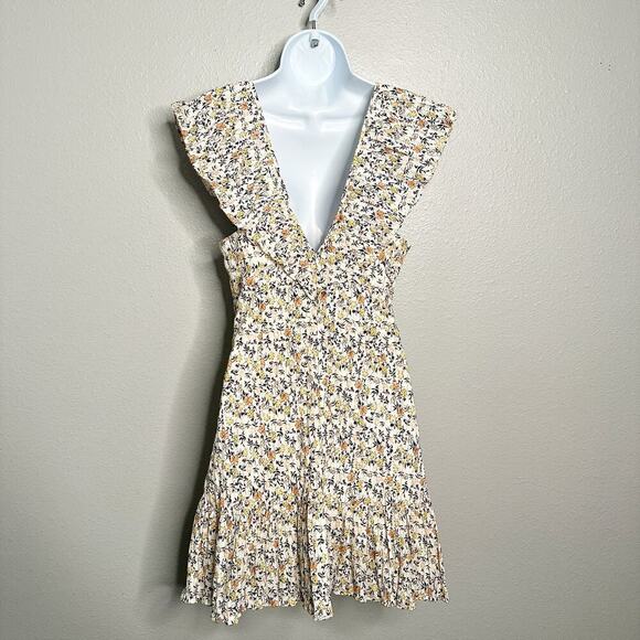 Minkpink Surrey Ditsy Floral Mini Dress Women's Size Medium NEW V neck ruffle - Picture 5 of 13